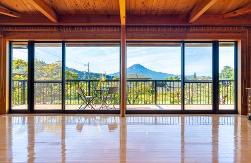 Fujikawaguchiko House | View of Mt Fuji Free transportation Bicycle Rental ok 富士山眺望