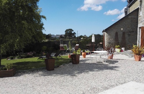 Courtils House | View of Mt St Michel and Normandy countryside, ideally located, pleasant gardenn