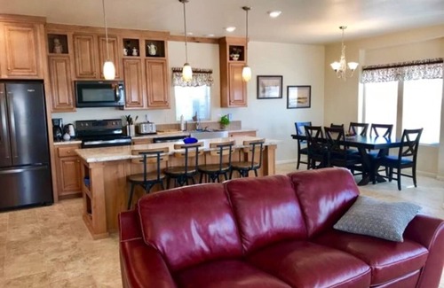 Page House | VIEW🏜Two homes side by side🐶Pet friendly🚤boat parking~near Antelope/Horseshoe