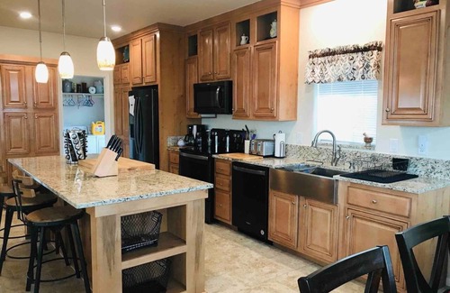 Page House | VIEW🏜Two homes side by side🐶Pet friendly🚤boat parking~near Antelope/Horseshoe