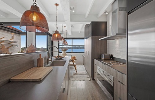 Vaucluse Apartment | Views of Sydney Harbour Bridge/10 mins from Bondi Beach