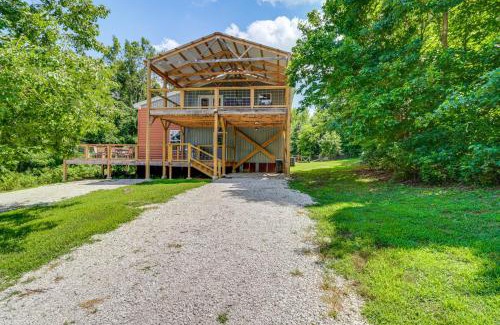 Parthenon House | Views on 12 Acres Ozark Mountain Cabin!