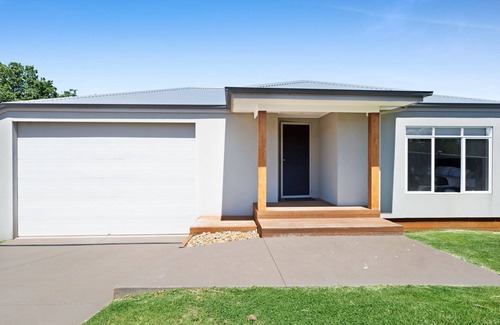 Rhyll House | Views on Snapper in Rhyll