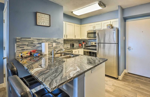 Mid America Condo | Views & Pool Access: Quaint Condo in Hot Springs!