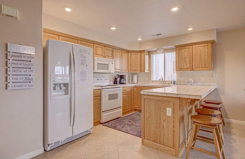 St. George Condo | Views, Pools, and Sweet Comfort - Las Palmas 3 bedroom/2 bath condo