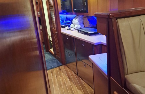 Marathon Boat Rental | Viking Yacht Getaway in the Keys !NEW LOCATION! !Tons of Amenities!