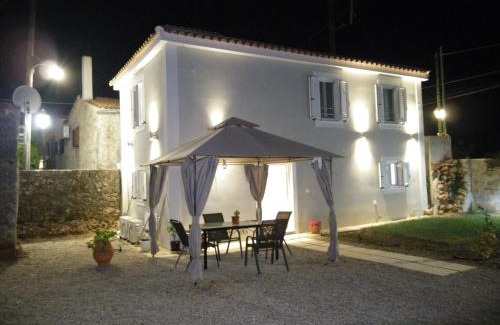 Loucha House | Vikou House - Nestled in One of Zakynthos Oldest Villages A Tranquil Retreat Close to Renowned Beaches Offering Authentic Zakynthian Hospitality By Villa Mana Gers