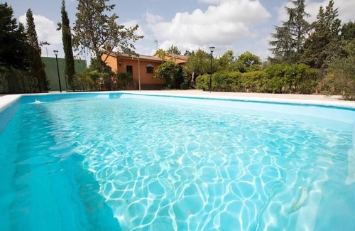 San Martin de Valdeiglesias Villa | Villa 'Finca El Palomar De La Viña' with Mountain View, Private Pool and Wi-Fi