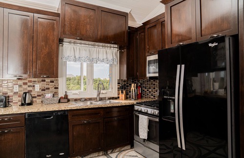 Discovery Bay Apartment | Villa Serenity- (Tranquility Suite)