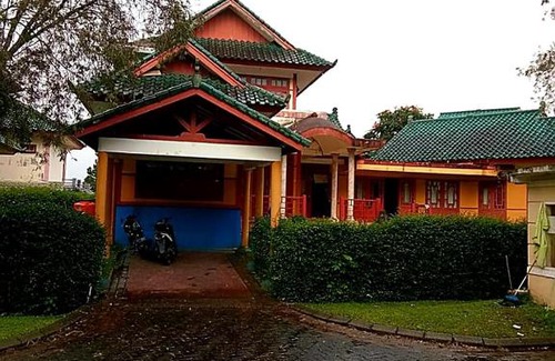 Cipanas Villa | Vila Bunga Kambodja