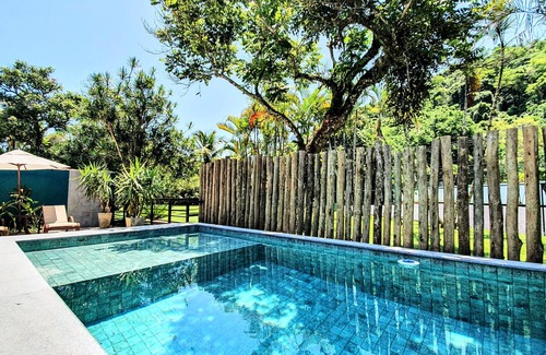 Guaeca House | VILA GUAECÁ - 5 SUITES WITH POOL | Cond. Pé na Areia| WONDERFUL