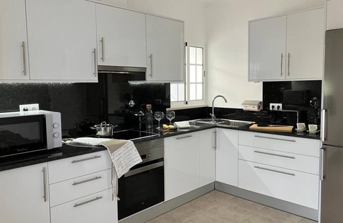 Aldeia House | Vila Lana - Heated pool - Sea view - Two independent floors