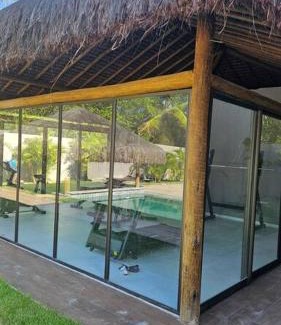 Porto da Rua Apartment | Vila Manah 203, Quarto e sala, acomoda 4 pessoas com Ar Condicionado, Wifi, Smart Tv, Cozinha completa, Portaria 24h e Estacionamento