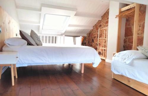 Laracha Apartment | Vila Mariña. Casa marinera con terraza sobre el mar en Caión