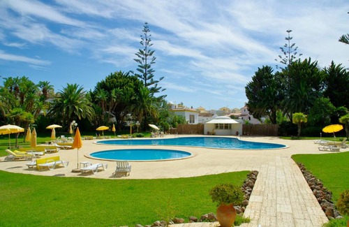 Cavacos Apartment | Vilamoura Beach & Pool Apartment