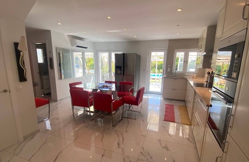 Quarteira Villa | VILAMOURA villa ground floor heated pool 1 km from marina. 3 suites