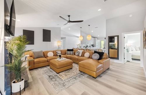Vilano Beach Apartment | Vilano Rose Slps 24, 6Bds/5 Bths, Pool, Wlk to Beach, Golf, Pets, Hot Tub