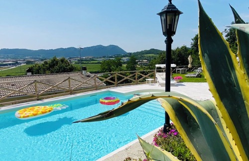 Rivoli Veronese Apartment | Villa Poggio Ulivo Pool-Apartments, 15 minutes by car from Lake Garda-Bardolino