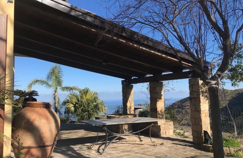 Santo Stefano di Camastra House | Villa S.leonardo Immersa Nella Campagna Siciliana nei Nebrodi Vicino Cefalù