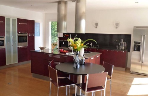 Agnac Villa | VILLA 12 persons/swimming pool/indoor and outdoor jacuzzi/Mediterranean garden.