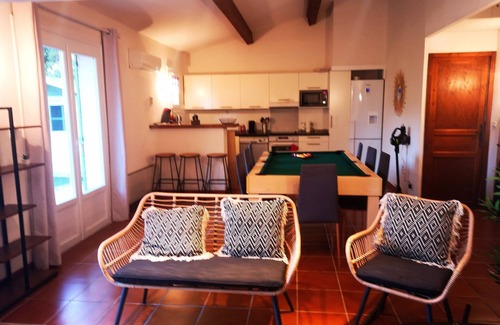 Plage de la Garonnette Villa | Villa 130 m from the beach with pool table and swimming pool in the residence