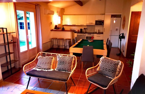 Plage de la Garonnette Villa | Villa 130 m from the beach with pool table and swimming pool in the residence
