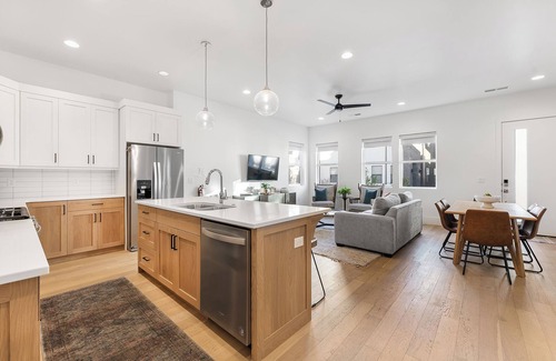 Bloomington House | Villa #25 at Bloomington Country Club: Pool, Golf, Restaurant