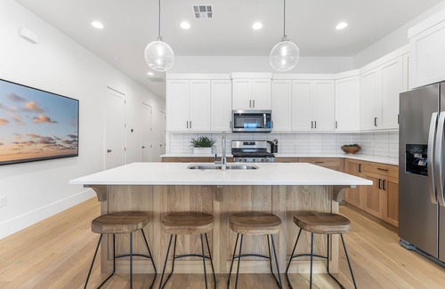 Bloomington House | Villa #25 at Bloomington Country Club: Pool, Golf, Restaurant