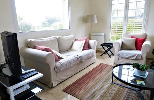 Perros-Guirec Villa | Villa 4 étoiles VUE SUR MER sur les hauteurs de la plage de Trestrignel à PERROS-GUIREC - Ref 831