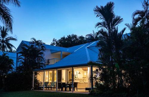 Port Douglas Villa | Villa 437 Coral Shore Villa