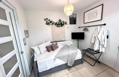Cangrejo Arriba House | Villa 5 Min From San Juan Airport and Isla Verde Beach Best Location & Pool & Jacuzzi & YOUTUBE VIDEO Available