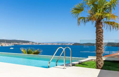 Seget Donji Villa | Villa Adria View with Heated Pool I