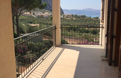 Macari Villa | Villa Aileen in a subtropical garden near the most beautiful beach in Italy