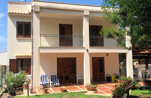 Macari Villa | Villa Aileen in a subtropical garden near the most beautiful beach in Italy