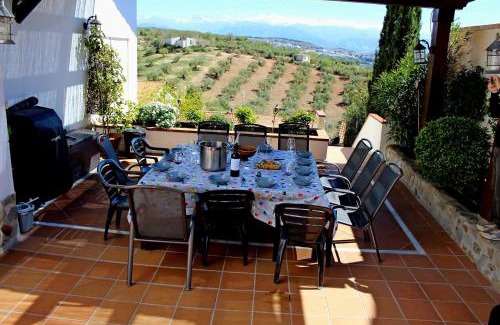 Nivar House | Villa Alfaguara-Holiday Home Granada & Sierra Nevada