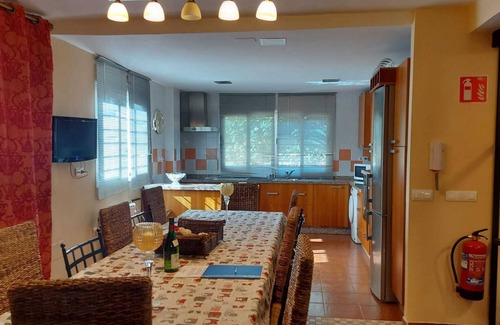 Nivar Ski Chalet | Villa Alfaguara is a rural house with views of the Sierra Nevada for 14 people