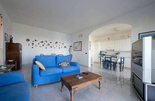 Forio Villa | Villa Alisea: A splendid two-story villa located on a hillside, facing the sea, with Free WI-FI.