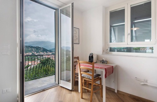 Rezza Villa | Villa 'Angelina' with Sea View, Wi-Fi and Air Conditioning