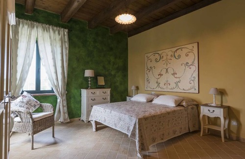 Corridonia Villa | Villa Anita, framed in the rolling hills of the Le Marche