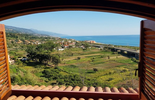 Fuscaldo Apartment | Villa Anna – Sea view attic with terrace, just minutes from the beach