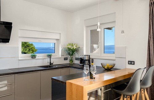 Omis Villa | Villa Antares with 4 en-suite bedrooms, Heated Pool with massage, Sauna, Gym.