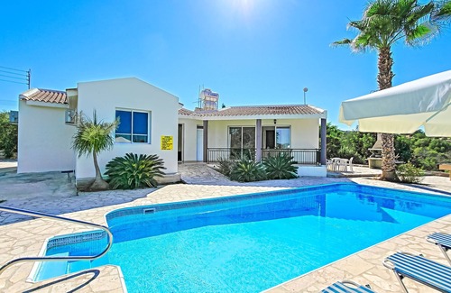 Latchi Villa | Villa Anthoullis - a single storey villa that sleeps 6 guests in 3 bedrooms