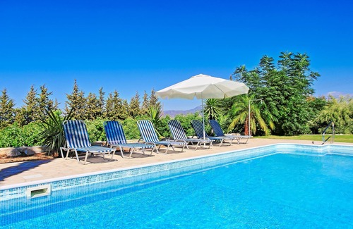 Latchi Villa | Villa Anthoullis - a single storey villa that sleeps 6 guests in 3 bedrooms