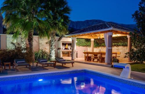 Kamen Villa | Villa Antura with private heated 50sqm pool, 3 bedrooms, 3 bathrooms, and gym