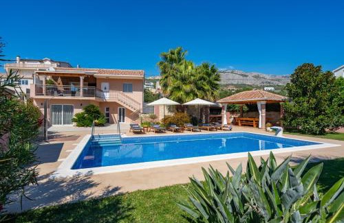 Kamen Villa | Villa Antura with private heated 50sqm pool, 3 bedrooms, 3 bathrooms, and gym