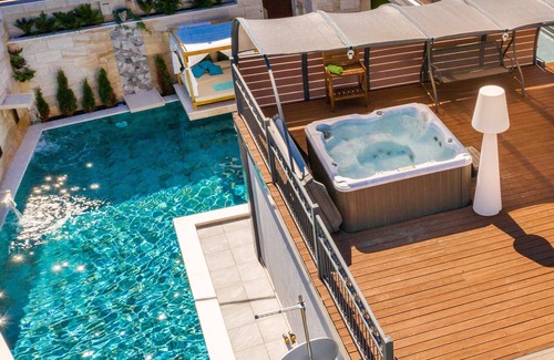 Arbanija Villa | Villa Arbanessa with Heated Pool