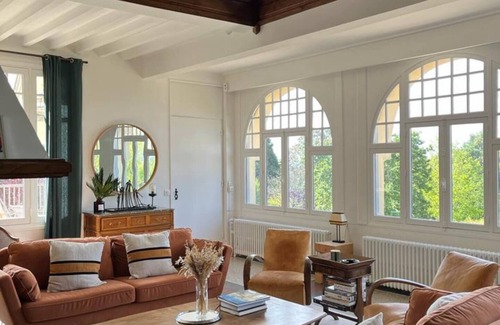 Saint-Prix Villa | Villa Avec Piscine Intérieure Proche de Paris