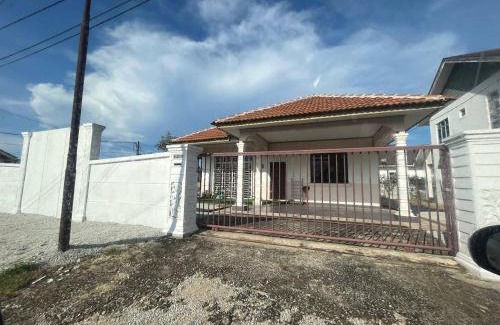Kuala Terengganu House | Villa Axalea Berdekatan UMT, UNISZA, IPGM, ILP, INSTEP