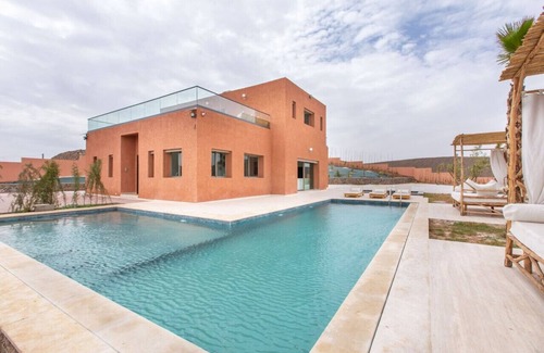 Jbilate Villa | Villa B - Private swimming pool not overlooked
