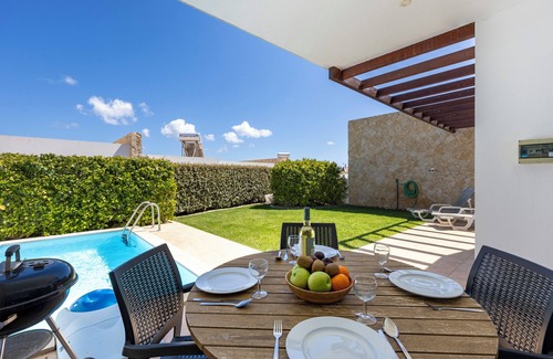 Sagres House | Villa Back Loop with private pool and garden in Sagres